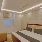 Collection O Spot Light Near Tughlakabad Station Metro Station