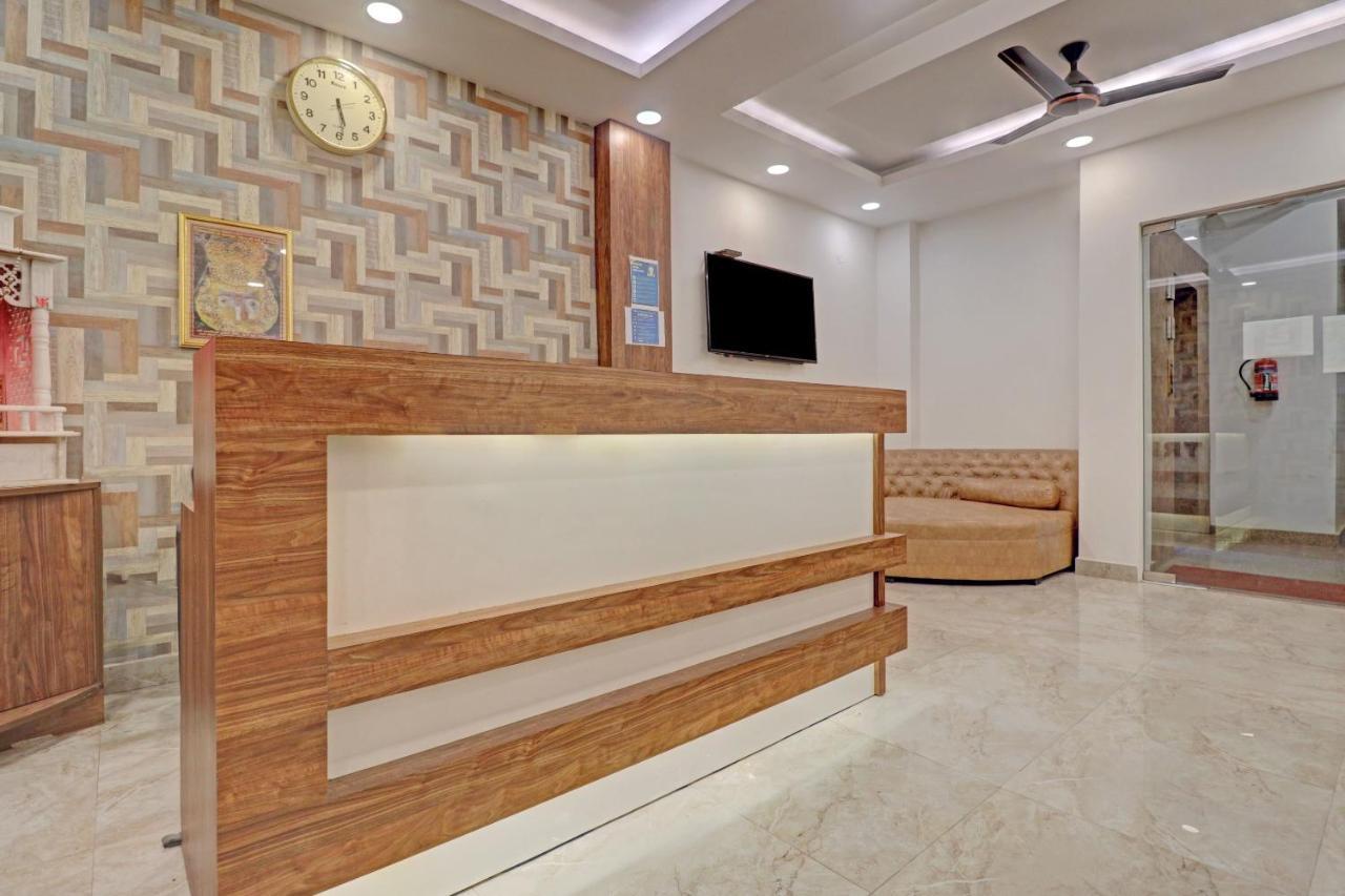 Collection O Spot Light Near Tughlakabad Station Metro Station Hotel 4*