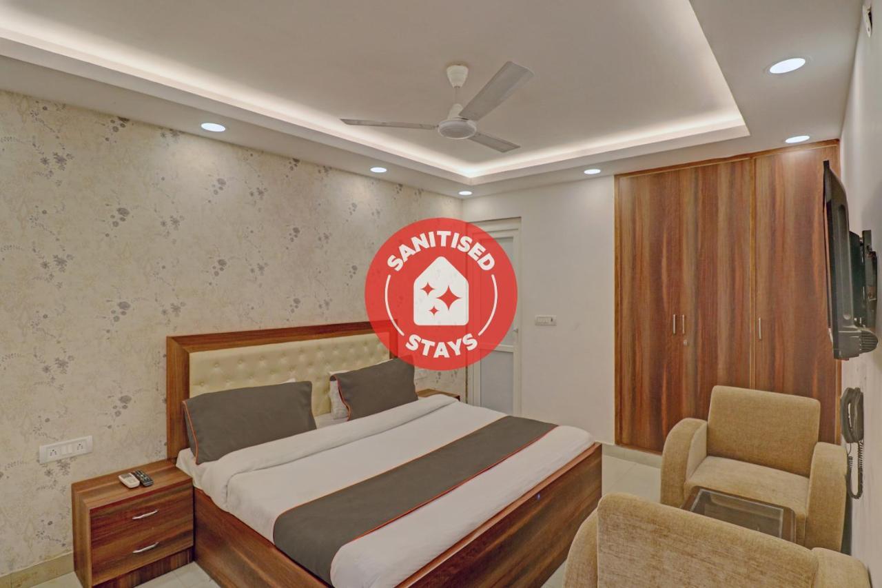 Hotel Collection O Spot Light Near Tughlakabad Station Metro Station 4*